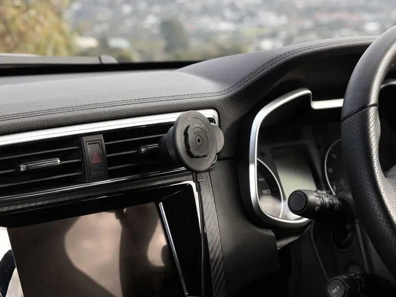 Quad Lock MAG Wireless Charging Head For Car/Desk- Black - Image 4