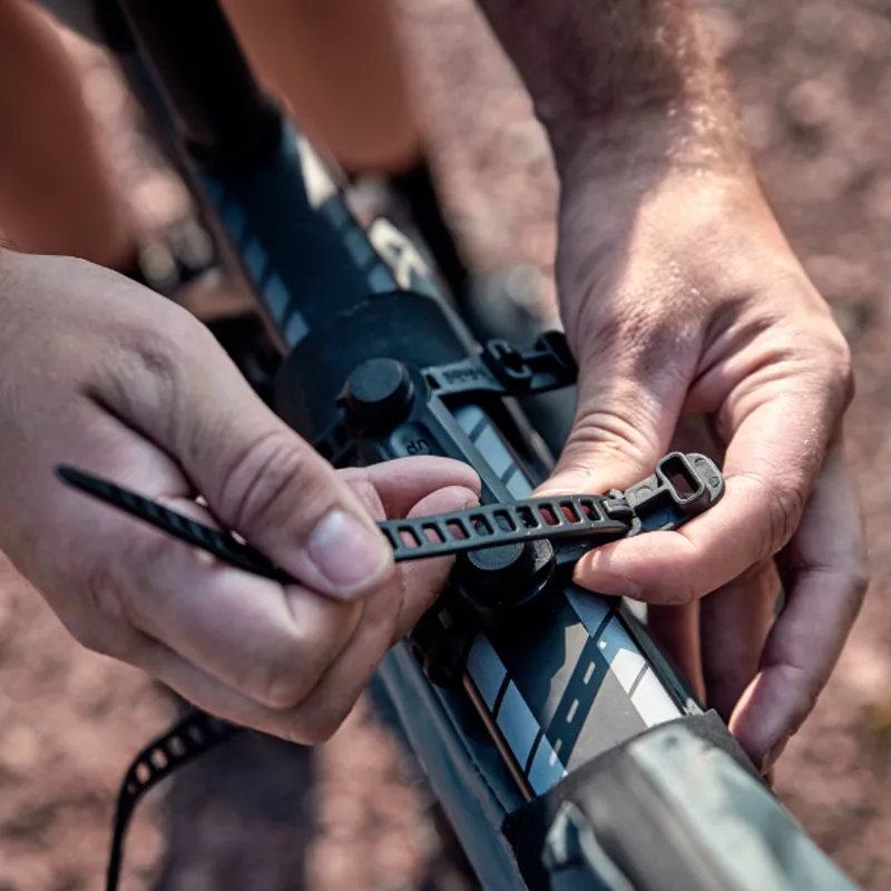 Fidlock Universal Bike/Frame Mount For TWIST Bottles - Image 3