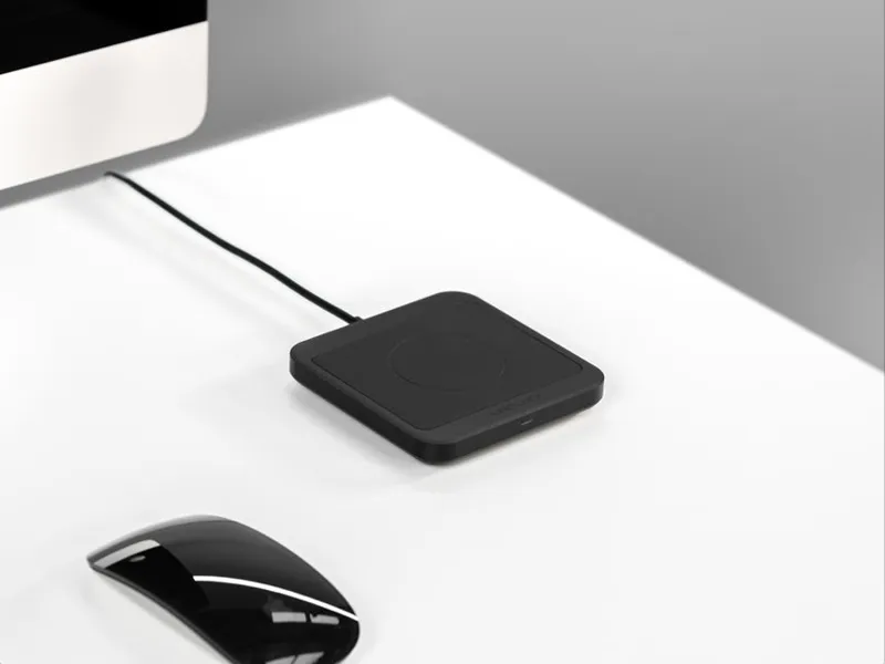Quad Lock MAG Wireless Charging Pad - Black - Image 3