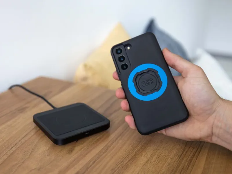 Quad Lock MAG Wireless Charging Pad - Black - Image 4