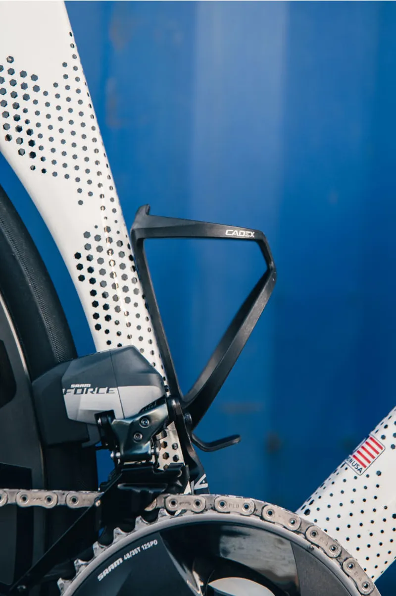 Cadex Water Carbon Bottle Cage - Black - Image 4